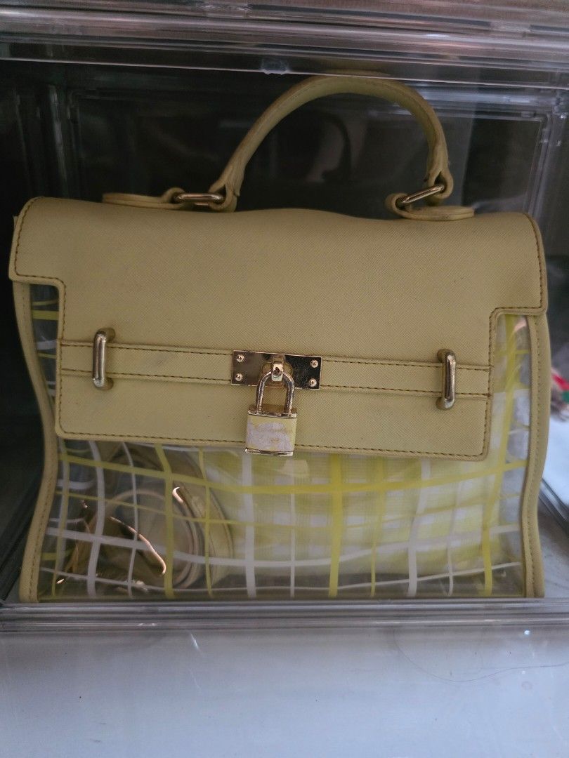 SAMANTHA VEGA BAG (Category: Luxury Bags & Wallets) located in Bulacan. Submitted by iamvanillapeach (Listing ID 1433405554, Image 1). Description: Decluttering only. From Japan. +SF.