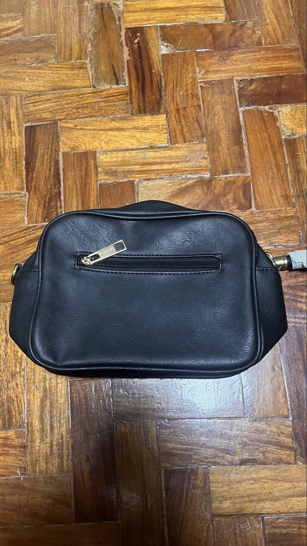 Secosana Quilted Crossbody Bag (Category: Cross-body Bags) located in Quezon City. Submitted by bad.attic (Listing ID 1433533899, Image 2). Description: I found this black Secosana crossbody bag. Binili siya ng ate ako dati, and while It’s a few years old it’s never been used. .