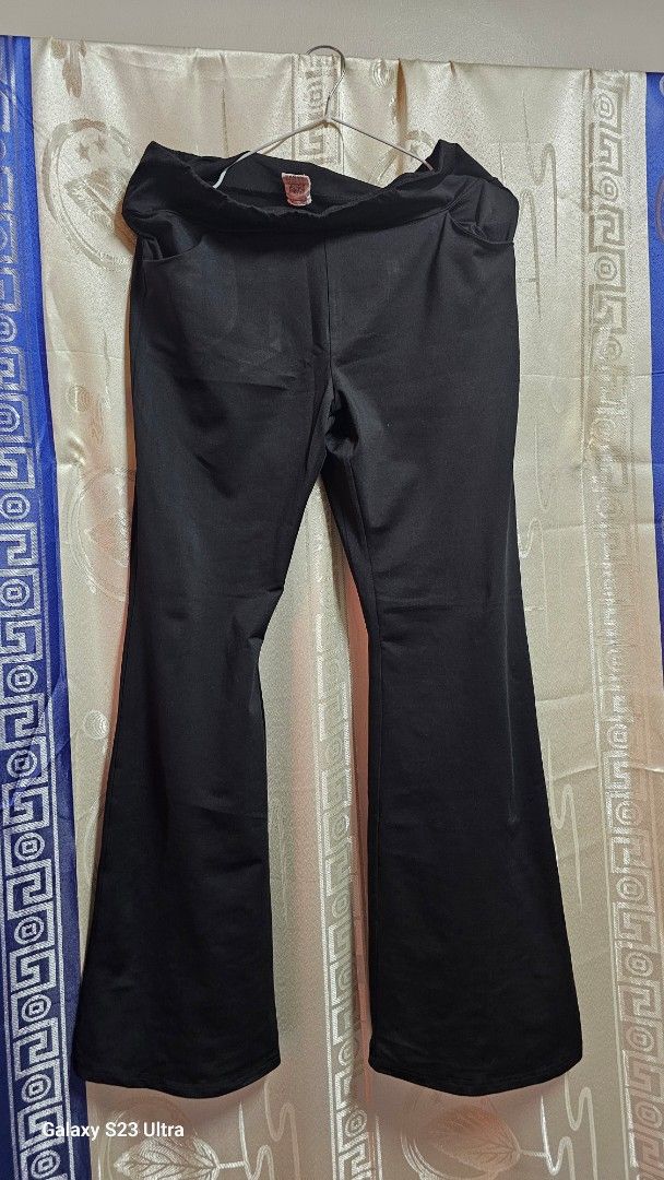 SHEIN Black Flare Pants XL (Category: Other Bottoms) located in Paranaque City. Submitted by mystuffmel (Listing ID 1433435838, Image 1). Description: - SHEIN Black Flare Pants - Size: XL - Waist: 30 inches - Length: 38 inches - Comfortable fit - Classic design - Versatile for everyday wear or nights out - Smooth, likely synthetic fabric RFS:DECLUTTERING All items are in good condition. NO to COD Payment first before booking of courier If you get
