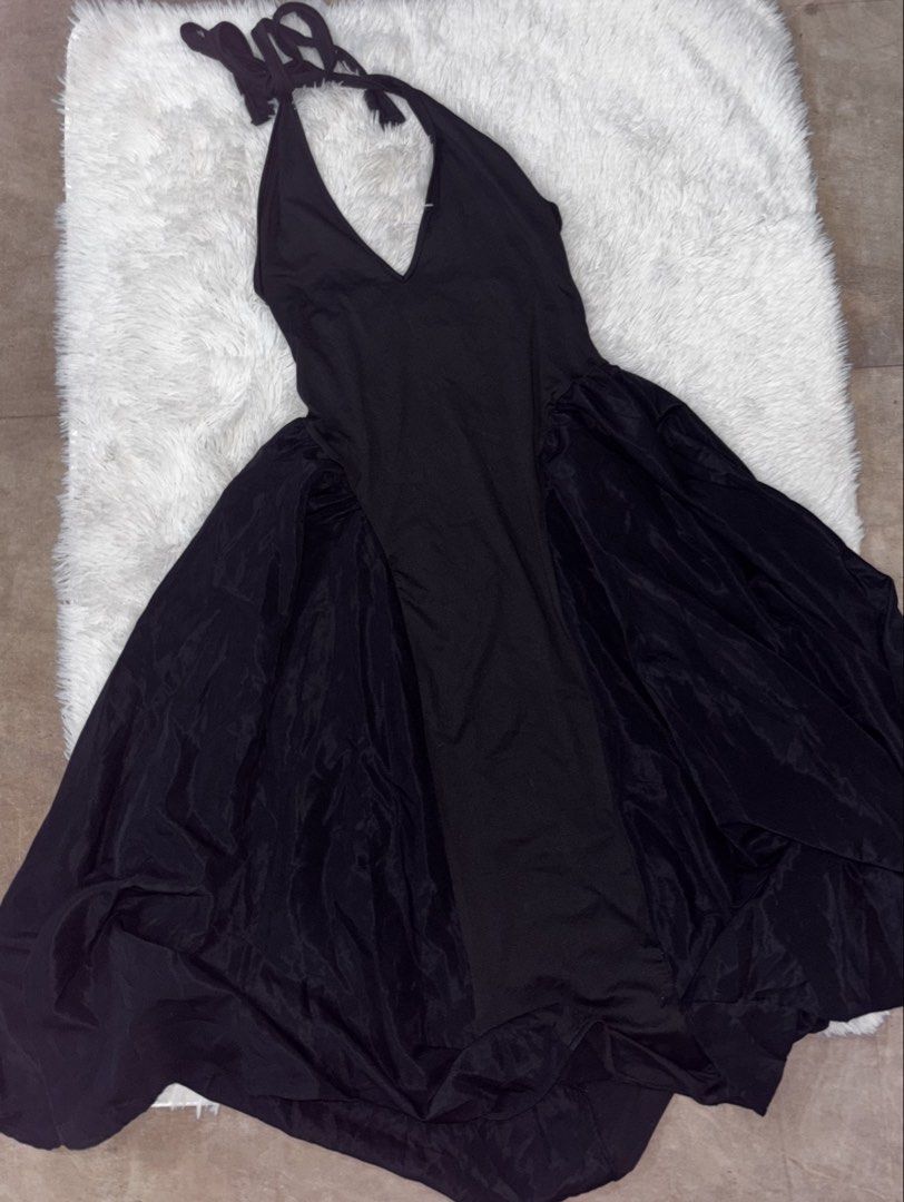 Shein long dress beach (Category: Dresses) located in Quezon City. Submitted by ayebiii___ (Listing ID 1433511932, Image 1). Description: Large.