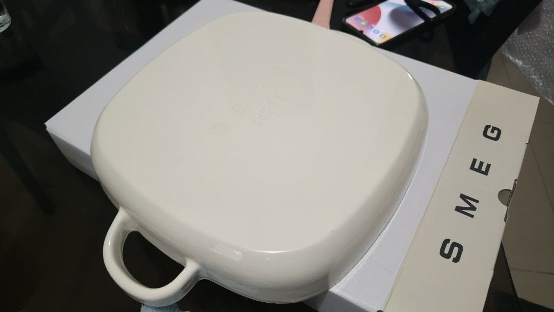 SMEG Cast Iron grill pan 26cm Beige (Category: Cookware & Accessories) located in Taguig. Submitted by mschelsea (Listing ID 1433317689, Image 3). Description: unused. brand new. actual picture posted. color is beige too heavy for me. shipping is LBC only. pick up by sched, i have work.