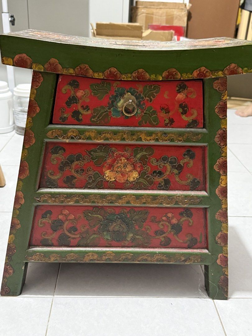Solid wood (Category: Vintage Collectibles) located in Singapore. Submitted by tropicalmovers (Listing ID 1433531281, Image 1). Description: .