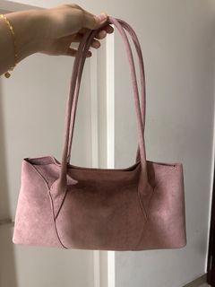 (Category: ) located in . Submitted by preloved_13 (Listing ID 1433437715, Image 1). Description: .