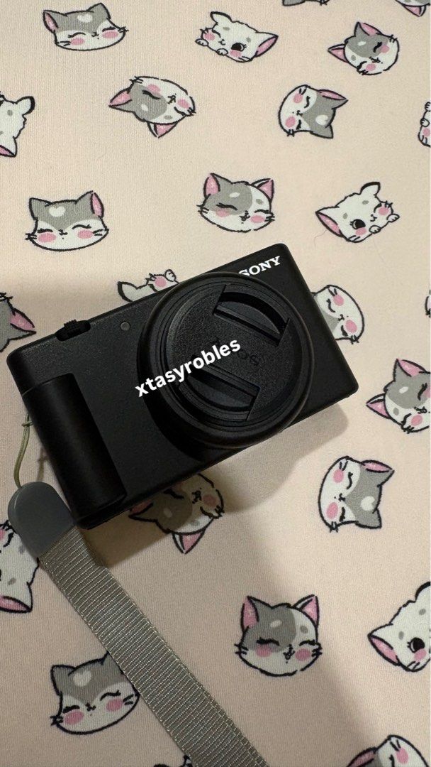 Sony ZV-1F (used twice only) (Category: Cameras) located in Batangas. Submitted by robleschri79857 (Listing ID 1433512891, Image 1). Description: rfs: extra camera.