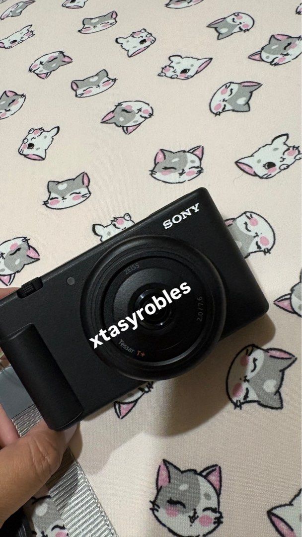 Sony ZV-1F (used twice only) (Category: Cameras) located in Batangas. Submitted by robleschri79857 (Listing ID 1433512891, Image 2). Description: rfs: extra camera.