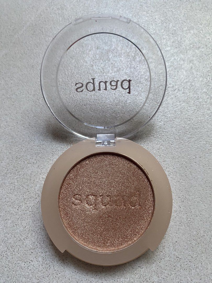 Squad Cosmetics Blurring Highlighter in Scene Stealer (Category: Makeup) located in Las Pinas. Submitted by beautystash28 (Listing ID 1433459253, Image 3). Description: Swatch lang po ito Every Saturday to Sunday morning po ang pick up .