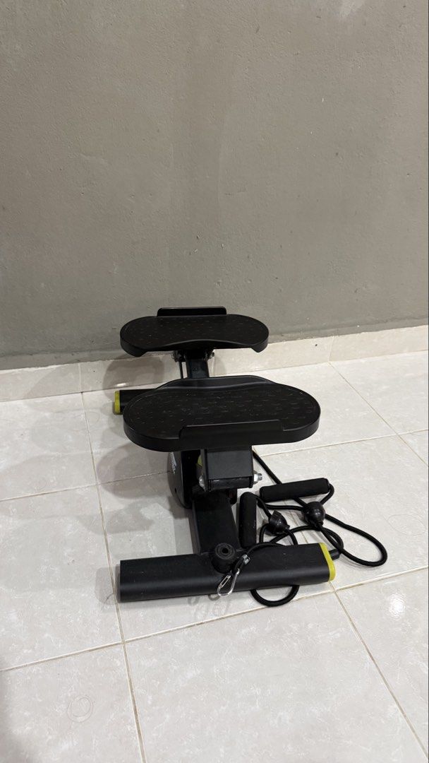 Stepper Exercise Machine (Category: Cardio & Fitness Machines) located in Bayan Lepas. Submitted by affsyhm (Listing ID 1433444173, Image 2). Description: Delivery charge will pay by buyer (depends on the current price).