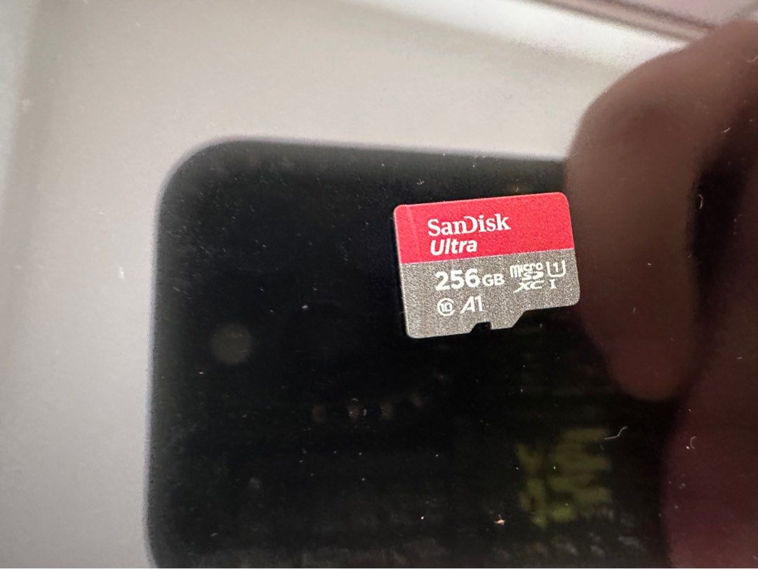 Switch 1 （分類：Nintendo 任天堂）位於 Hong Kong。 由 kyle0516 提交（商品編號 1433547340，圖片 2）。簡介： 整配件加兩個手掣連一張256GB冇盒 可以加$1300要埋圖三17隻game。