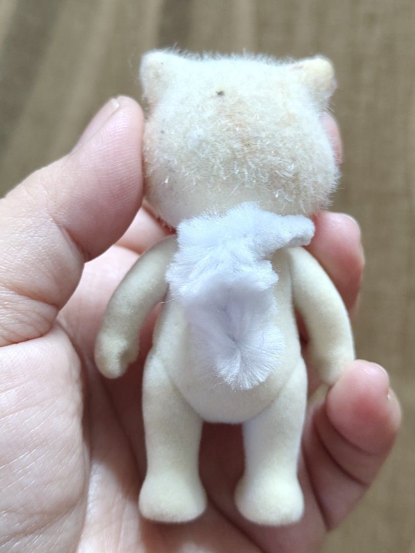 Sylvanian Families Father Persian Cat (Category: Figurines & Statues) located in Santa Rosa. Submitted by mmps249.1 (Listing ID 1433423038, Image 2). Description: needs cleaning Crossposted Mine now, pay now shipping courier: JRS only Gcash payment upon order No reservations.