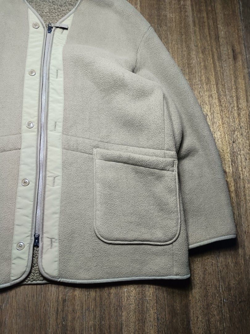 Uniqlo Engineered Garments Fleece Jacket XL (Category: Coats, Jackets and Outerwear) located in Mandaluyong City. Submitted by heatgear (Listing ID 1433540432, Image 3). Description: - Uniqlo x Engineered Garments fleece jacket - Size: XL mens - Features: Zip-up front with button details, two front pockets - Material: Soft, textured fleece - Color: Neutral - Condition: Good dimension L 23.5 w 27 s 24 1659 + sf location mandaluyong willing to meet