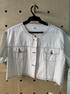 (Category: ) located in . Submitted by thevclosetph (Listing ID 1433581248, Image 1). Description: .