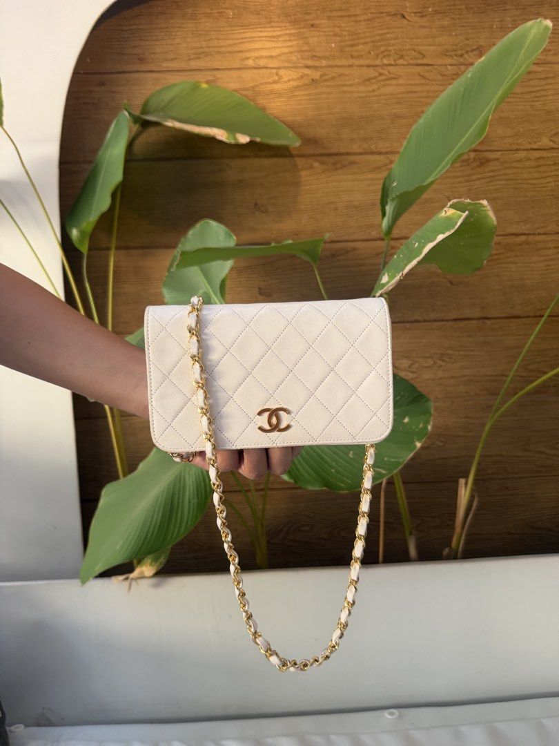 VINTAGE CHANEL FLAP MINI (Category: Luxury Bags & Wallets) located in Cagayan de Oro. Submitted by moiobsession (Listing ID 1432712840, Image 1). Description: authentic with vintage sticker with zeko authentication PM ME ON MESSENGER FOR VIDEO .