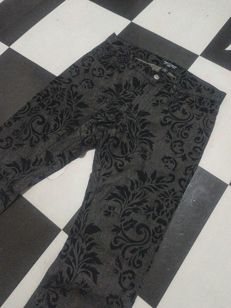 Vintage Ralph Lauren Flare Pants (Category: Jeans) located in Agoo. Submitted by fitzmatic15 (Listing ID 1433529276, Image 3). Description: Vintage Ralph Lauren Flare Pants ‎Size 27-29 ‎Excellent to like new condi napakasolid 🔥.