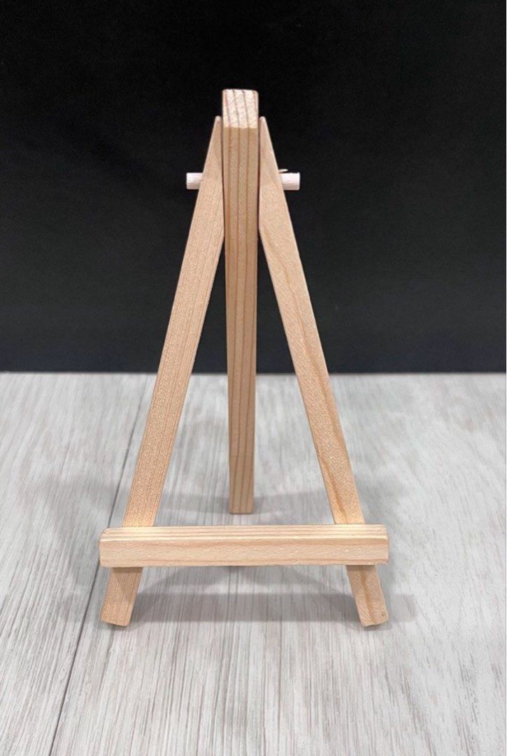 Wooden phone stand488629139502551040