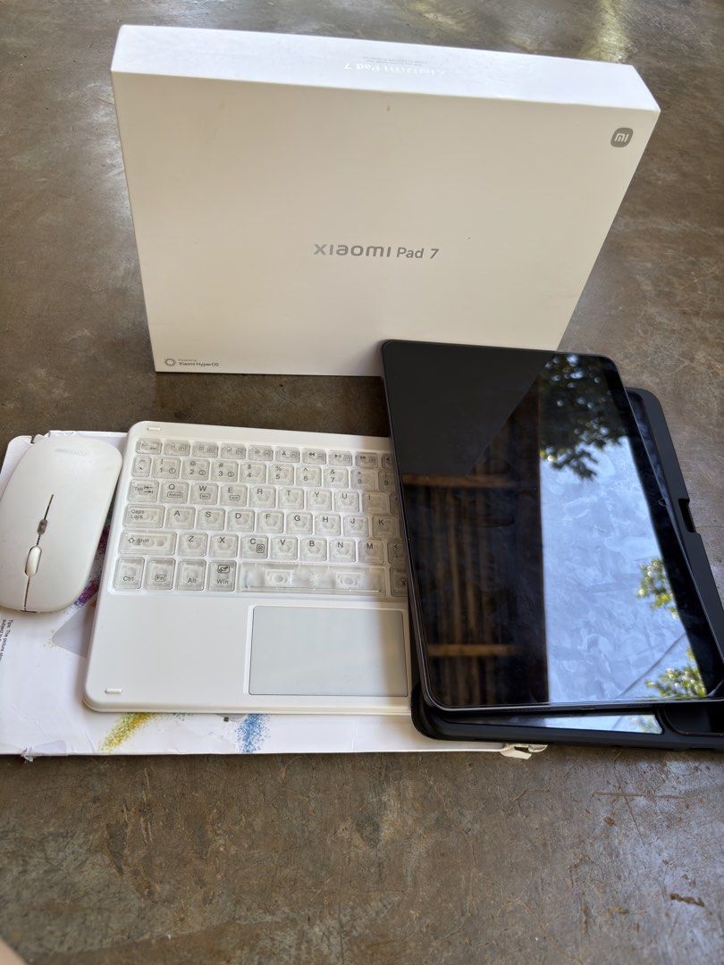 Xiaomi Pad 7 (Category: Android) located in Manila. Submitted by selme (Listing ID 1433430300, Image 2). Description: 🚨 FOR SALE: Xiaomi Pad 7 (256 GB) 💰 SUPER BUDGET-FRIENDLY — SULIT DEAL! 📚 Perfect for students — best for REVIEW, notes, and online class! 💨 Smooth & fast performance 🔋 Long battery life 🎁 With FREEBIES included! 🛡️ With NEW built-in tempered glass ✅ Slightly used but super clean & well-maintained ✅ No issues — ready to use
