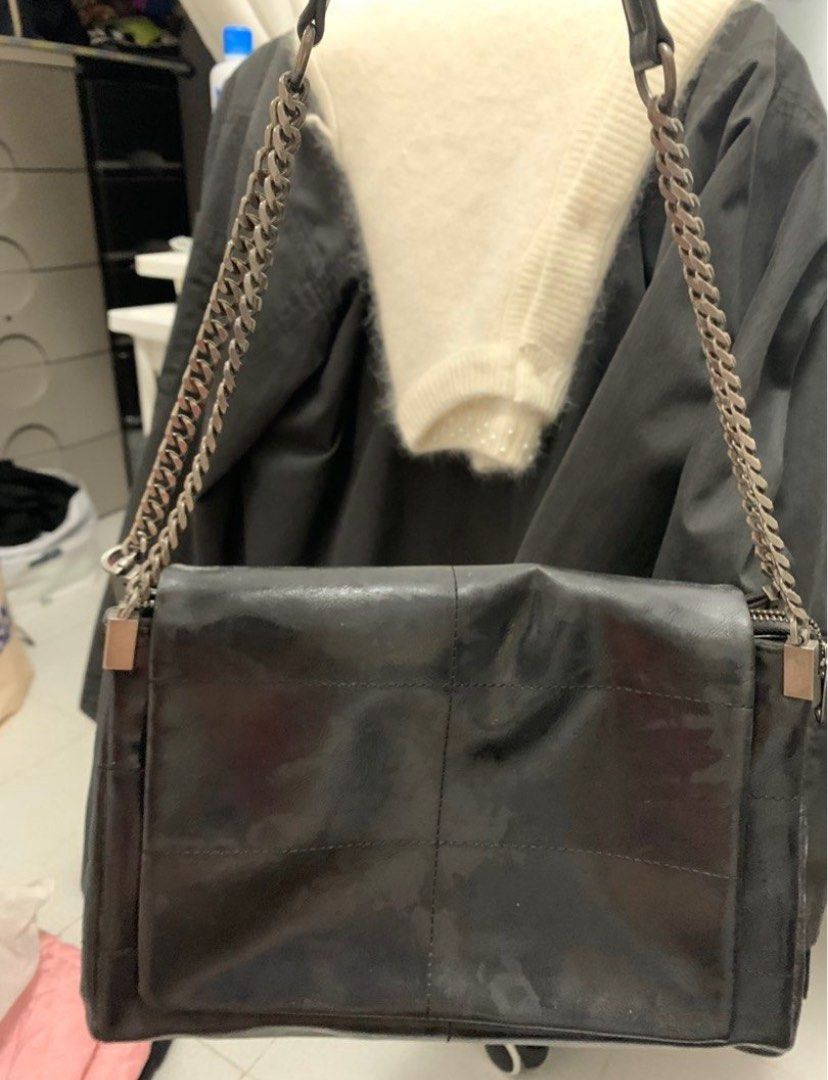 ZARA rocker shoulder bag with chain strap (Category: Shoulder Bags) located in Cabuyao City. Submitted by lex_aumaige (Listing ID 1433498255, Image 3). Description: - slight brown spots on the chain.