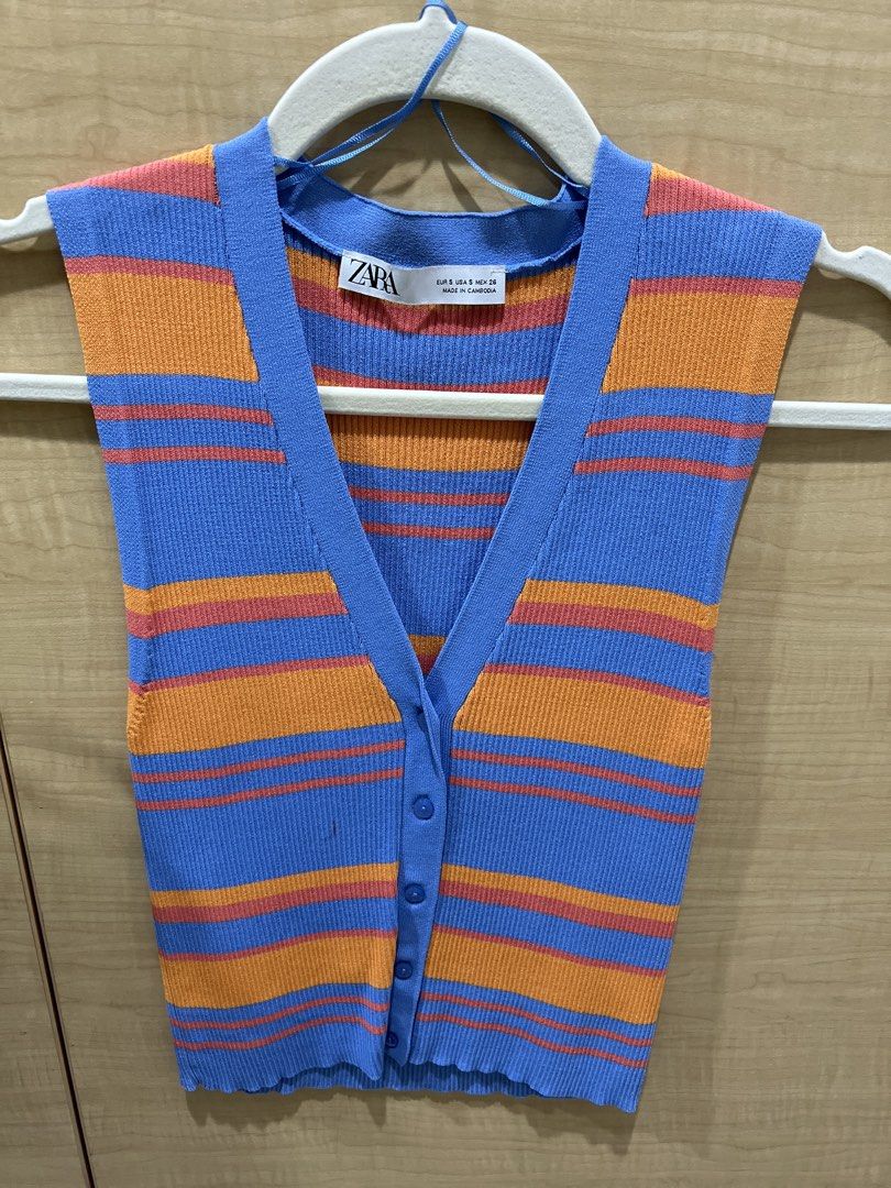 Zara Striped Sleeveless Vest Top (Category: Sleeveless) located in Quezon City. Submitted by byyyee (Listing ID 1433476371, Image 1). Description: - Decluttering -Worn once -Zara sleeveless top - Ribbed texture - Fitted silhouette.