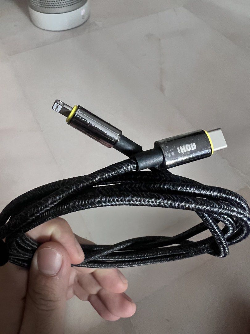 1.8metre USB C to lighting cable441452776548608001