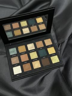 (Category: ) located in . Submitted by helpmeclearmymakeup (Listing ID 1433769017, Image 1). Description: .