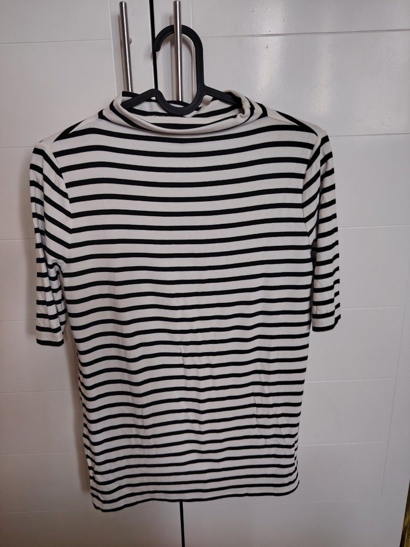 Anne Taylor top (Category: Shirts) located in Mandaluyong City. Submitted by pinkcel (Listing ID 1433705657, Image 1). Description: Ann Taylor stripe top Size small Sf shouldered by the buyer.