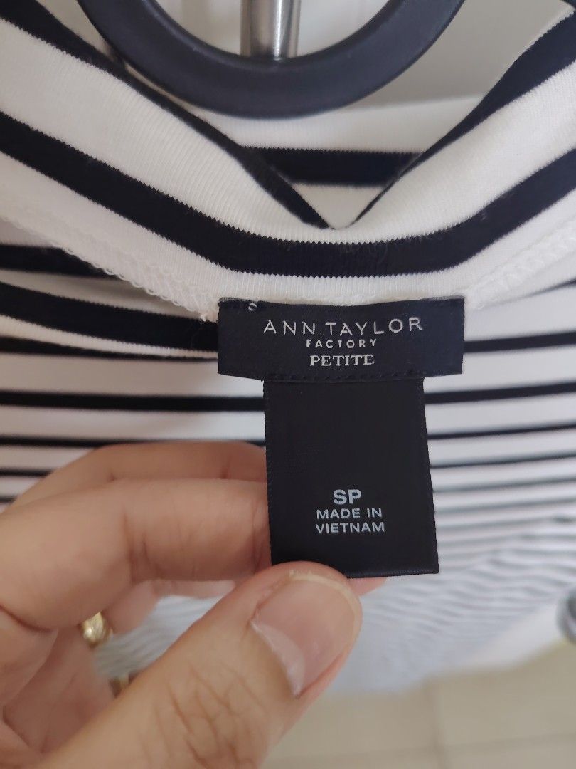 Anne Taylor top (Category: Shirts) located in Mandaluyong City. Submitted by pinkcel (Listing ID 1433705657, Image 2). Description: Ann Taylor stripe top Size small Sf shouldered by the buyer.