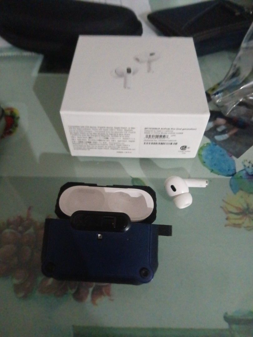 Apple AirPods Pro with Charging Case