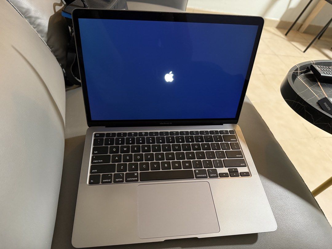 MacBook Air440575709330821123