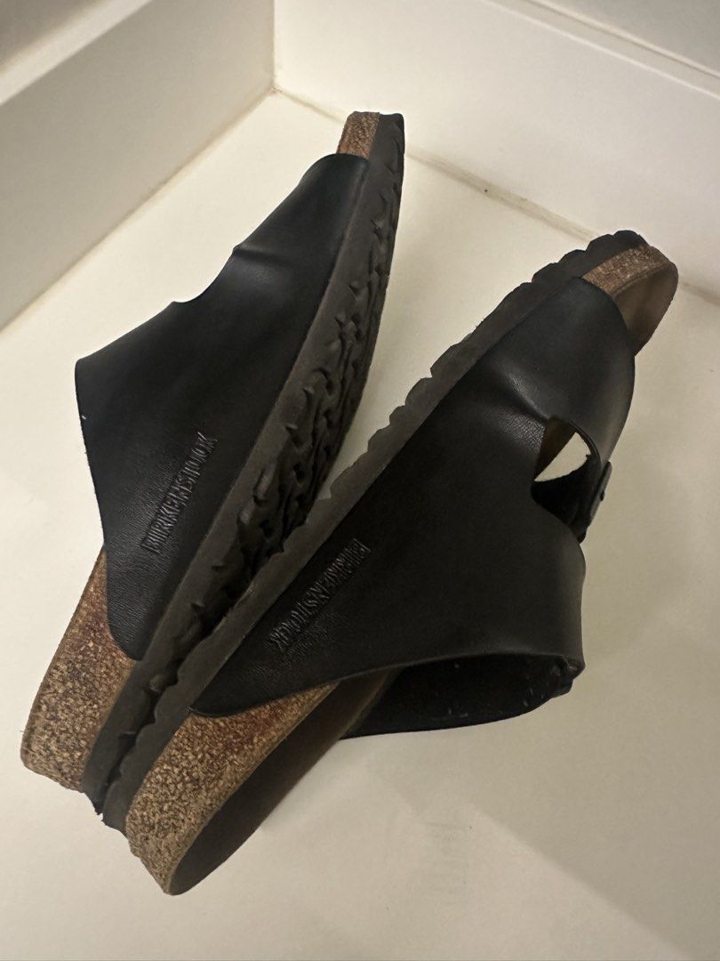 Arizona Birkenstock dark blue (Category: Slippers & Slides) located in Makati City. Submitted by rms24601 (Listing ID 1433722424, Image 1). Description: Arizona size 41EU.