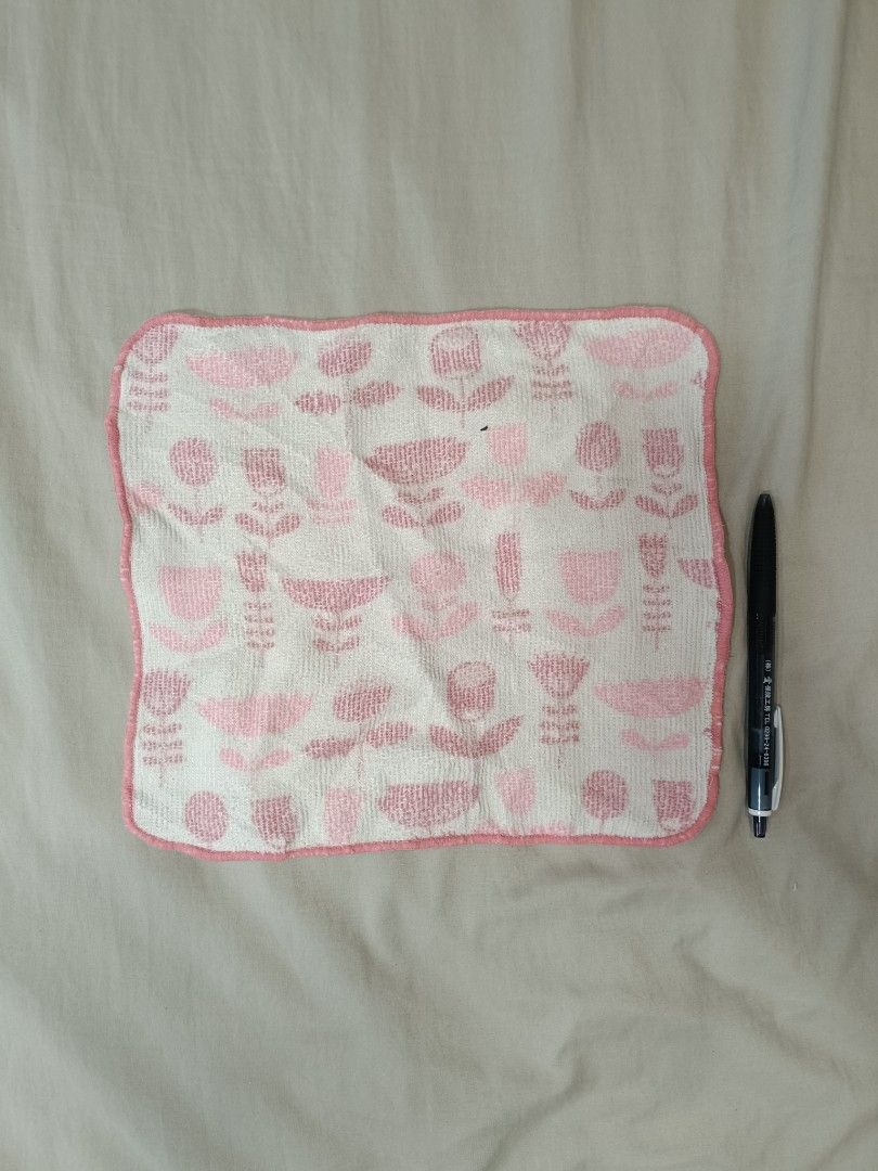 Assorted Japan microfiber towels (Category: Towels, Napkins & Holders) located in Makati City. Submitted by jstreasuredfinds (Listing ID 1433688714, Image 3). Description: 11pcs Japan microfiber towels.
