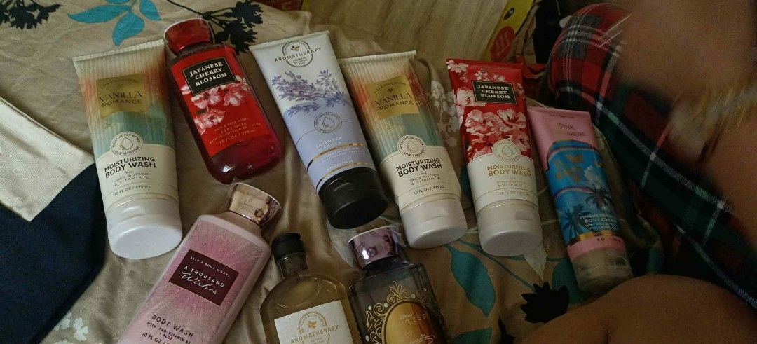 Bath & Body Works Lot - Various Scents (Category: Bath) located in San Mateo. Submitted by sweetys_closet (Listing ID 1433642869, Image 2). Description: - Bath & Body Works products - Includes body washes, lotions, and fragrance mists - Available scents: Japanese Cherry Blossom, Lavender, and others - Different sizes and types offered - Perfect for a pampering body care routine.
