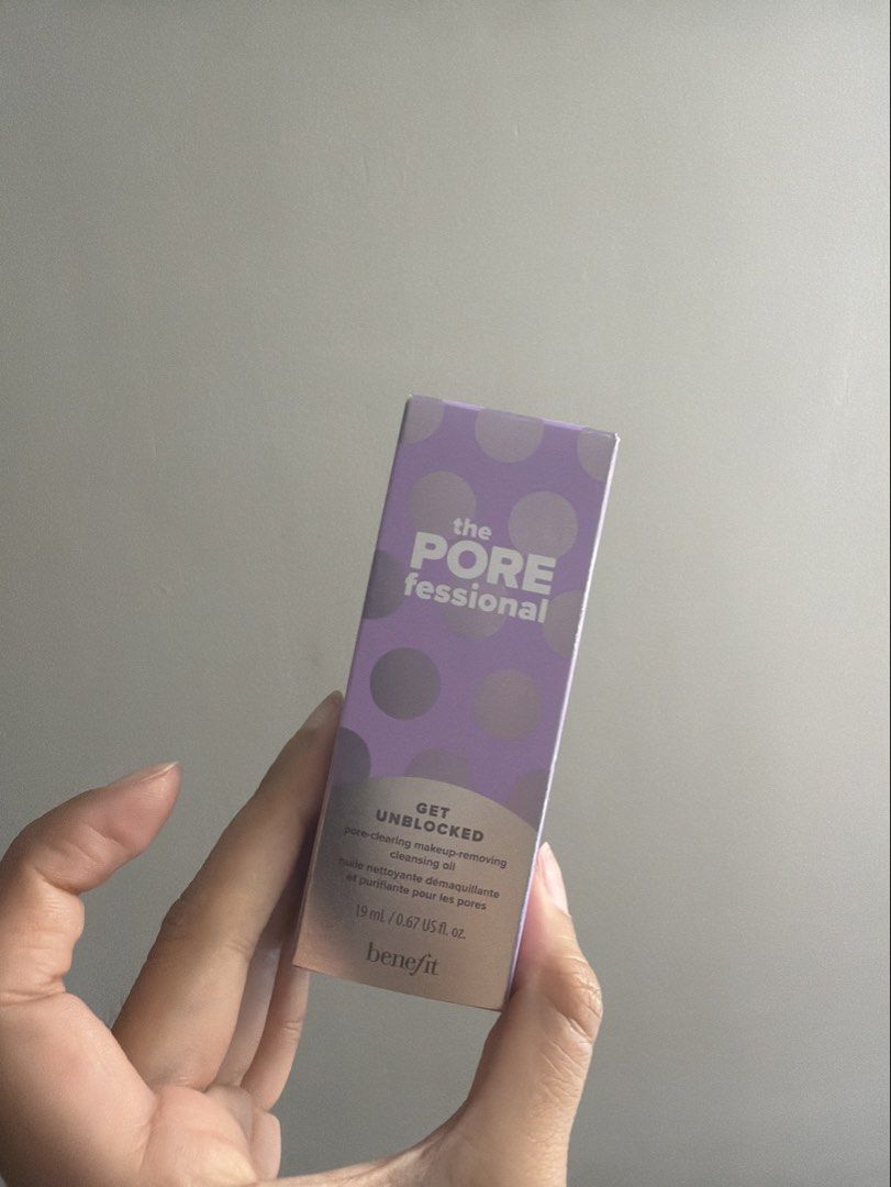 Benefit cleansing oil (Category: Face Care) located in Quezon City. Submitted by destashingmycloset (Listing ID 1433587594, Image 1). Description: .