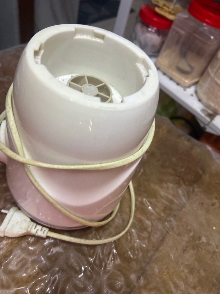 Blander (Category: Juicers, Blenders & Grinders) located in Butterworth. Submitted by itemsellerss (Listing ID 1433663575, Image 3). Description: Nk clear barang Blh nego Blh post tpi kos post bayar sndiri.