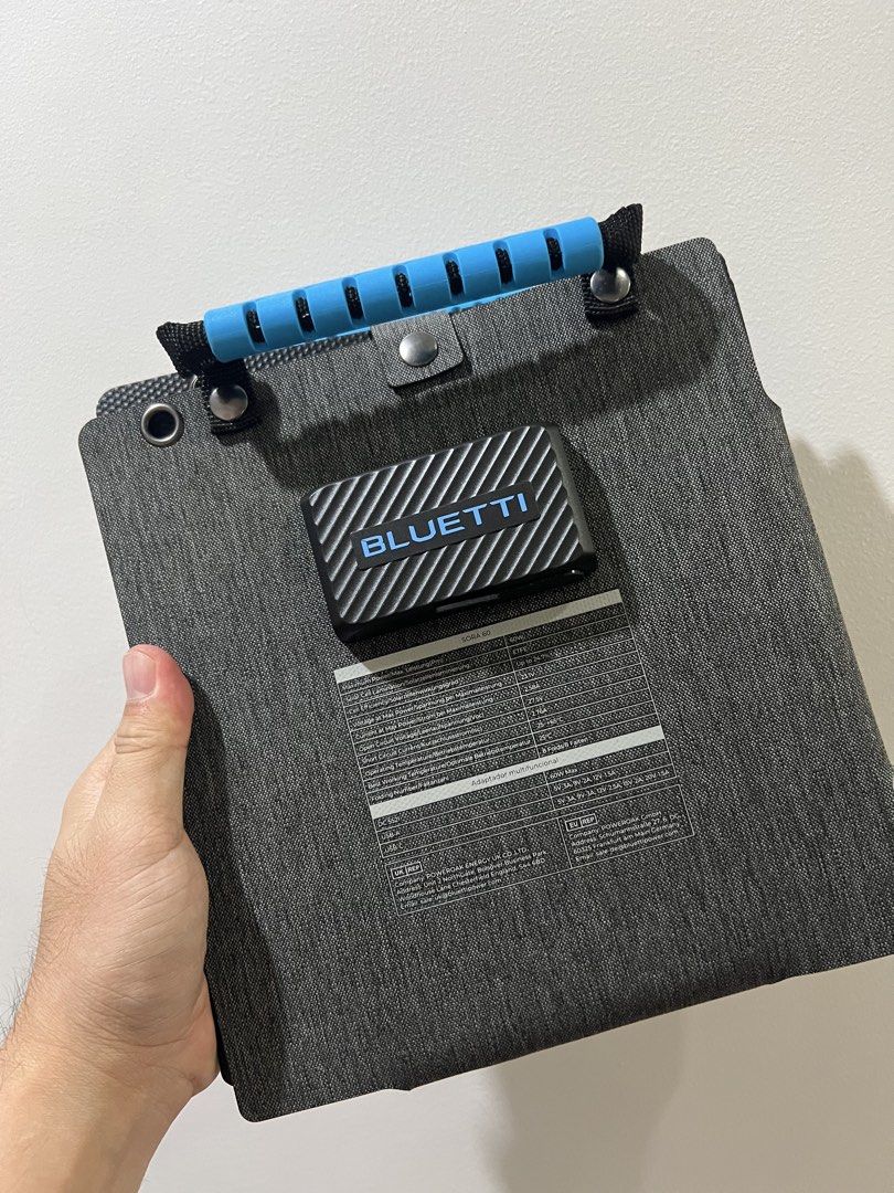 Bluetti Solar Panel 60watts (Category: Batteries & Power Banks) located in Pasay City. Submitted by shansey21 (Listing ID 1433665307, Image 1). Description: For sale!! Brandnew BLUETTI PV60 SORA60 60W Foldable Solar Panel 7,000 pesos only!! Limited Stocks Onhand Vitocruz Taft Pick up / Meetup.