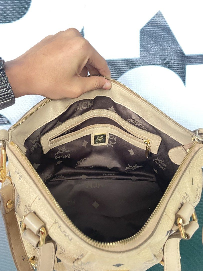 Boston Bag (Category: Luxury Bags & Wallets) located in Baguio. Submitted by singlestitchbc (Listing ID 1433633755, Image 2). Description: Mcm Monogram Bag.