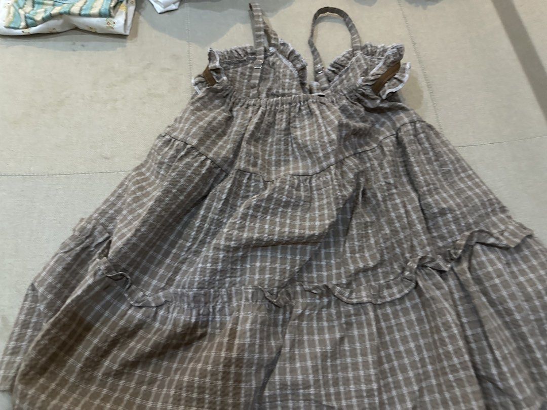 Coquette Brown Plaid Ruffle Dress (Category: Dresses) located in Manila. Submitted by imunchoneverything (Listing ID 1433638982, Image 2). Description: - Brown Plaid Ruffle Dress - Size: S - Features a plaid pattern - Adorned with ruffles and a bow detail - Ideal for casual wear Jnt or lalamove (if jnt, you have to book) Gcash or payment only.