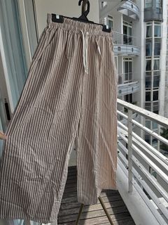 (Category: ) located in . Submitted by rewearabless (Listing ID 1433609162, Image 1). Description: .