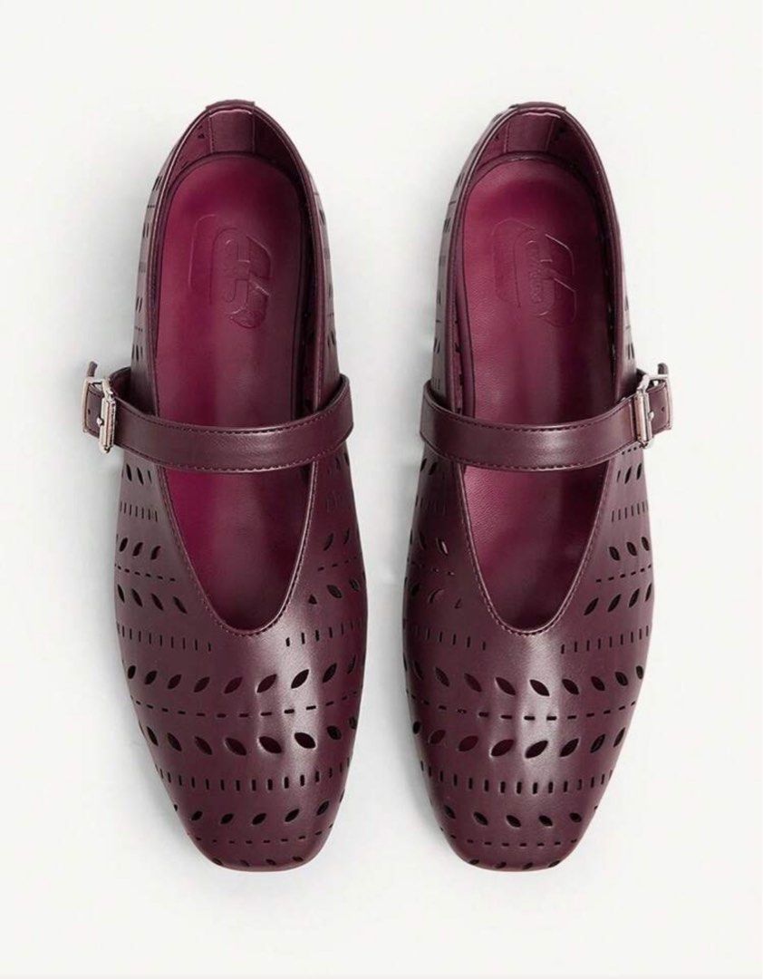 Burgundy Mary Jane Flats Size 39 (Category: Flats & Sandals) located in Pasig City. Submitted by declutter.n.sell (Listing ID 1433593302, Image 1). Description: - Burgundy Mary Jane flats - Size 39 - Laser-cut design - Buckle closure - Square toe - Cushioned insole - Good sole condition - Adds sophistication to any outfit Used i think twice only (indoor setting) Loc is Ortigas Pasig.