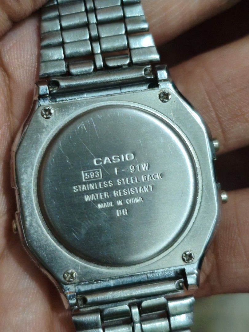 Casio watch F - 91W (Category: Luxury Watches) located in Manila. Submitted by cruzaxcel724677 (Listing ID 1433661828, Image 2). Description: Casio watch silver F - 91W 1000 Location Walter mart Bicutan or Sm Bicutan..