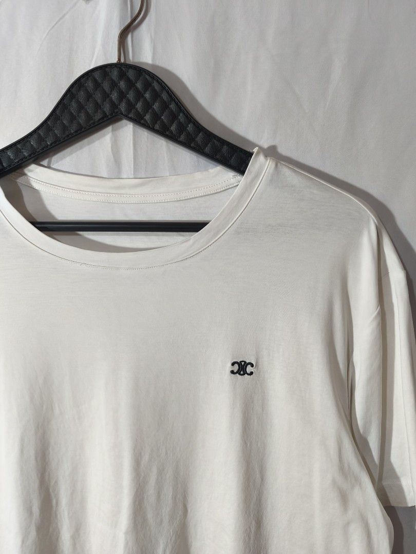 Celine White Cotton T-shirt (Category: Tshirts & Polo Shirts ) located in Cagayan de Oro. Submitted by smoothstyle (Listing ID 1433718907, Image 2). Description: Celine shirt Excellent condition 9.5/10 color rate Size Xl dimes: 23x27.5 issue: cut necktag .