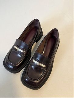 (Category: ) located in . Submitted by 4you.closet (Listing ID 1433748212, Image 1). Description: .