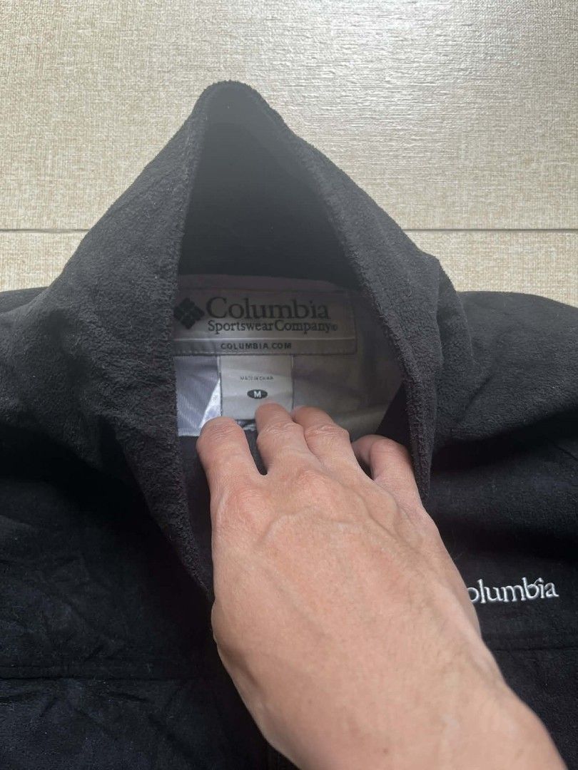 Columbia Fleece Jacket (Category: Coats, Jackets and Outerwear) located in Cagayan de Oro. Submitted by bonelessthrift (Listing ID 1433677546, Image 3). Description: .
