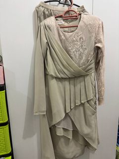 (Category: ) located in . Submitted by deee_wardrobe (Listing ID 1433720339, Image 1). Description: .