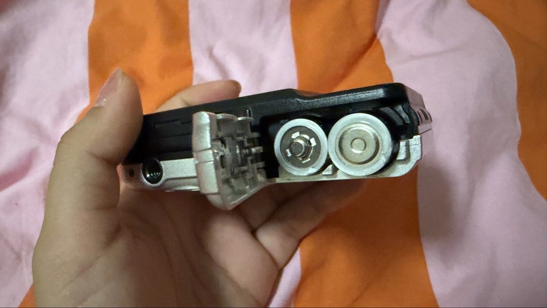Digital Camera (Category: Cameras) located in Singapore. Submitted by az4leaaa (Listing ID 1433730652, Image 3). Description: - Used Samsung digital camera (bought at Bangkok last year June 2025 @ $160) - Requires 2 AA batteries (not included) - Sample pics ^ (able to nego, no lowballers pls).