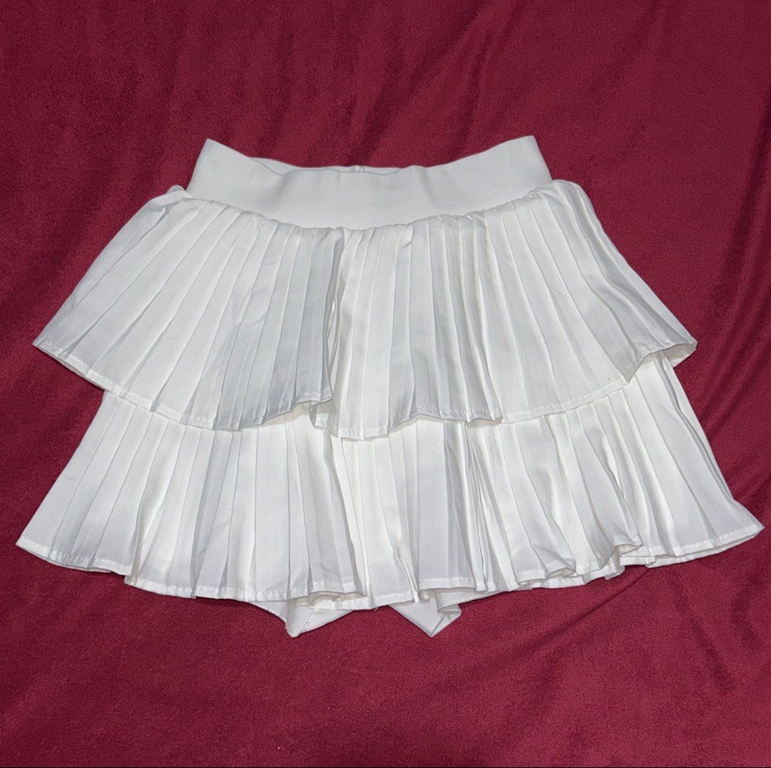 Double Layer Mini Pleated Skirt (Category: Skirts) located in Polangui. Submitted by declutterw_kat (Listing ID 1433694044, Image 3). Description: - never been used - layered skirt - size: small rfs: decluttering Payment first policy MOP: GCASH.