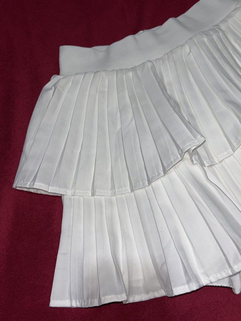 Double Layer Mini Pleated Skirt (Category: Skirts) located in Polangui. Submitted by declutterw_kat (Listing ID 1433694044, Image 2). Description: - never been used - layered skirt - size: small rfs: decluttering Payment first policy MOP: GCASH.