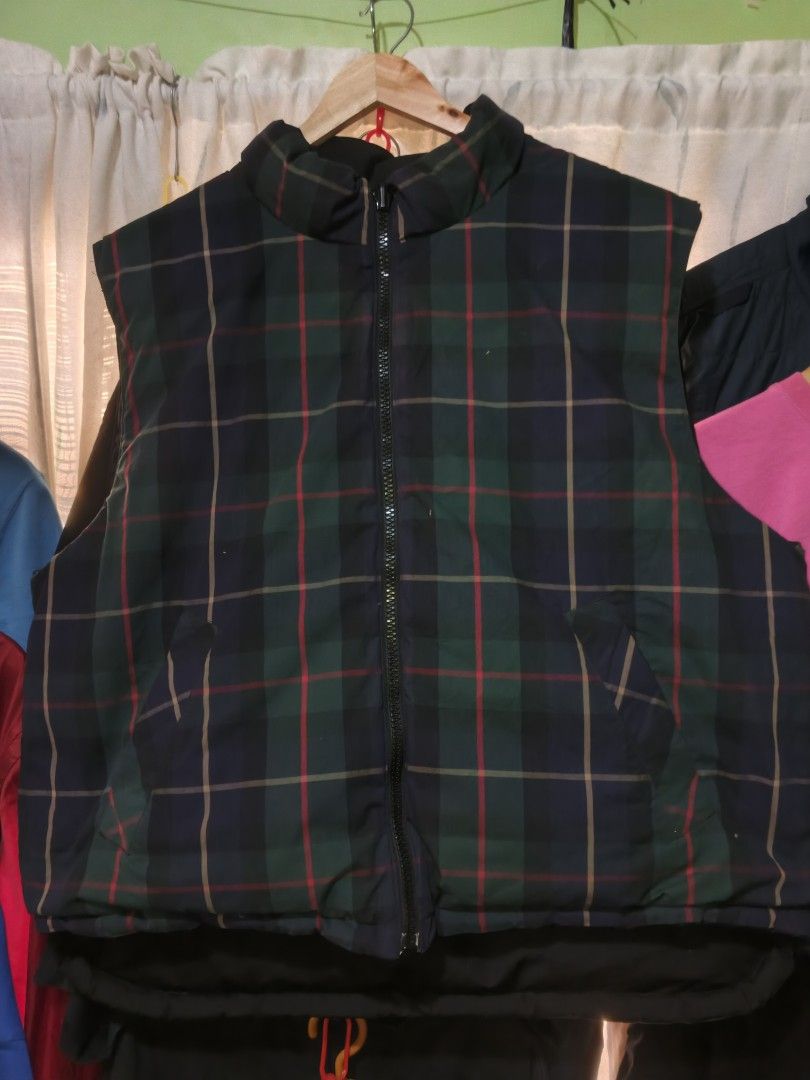 Eddie Bauer PUFFER VEST (revirsible (Category: Coats, Jackets and Outerwear) located in Manila. Submitted by wesleycomad21 (Listing ID 1433667122, Image 2). Description: NEED WASH REVIRSIBLE VEST SOLID NA SOLID.