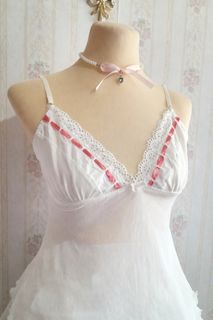 (Category: ) located in . Submitted by adore.armoire (Listing ID 1433769292, Image 1). Description: .