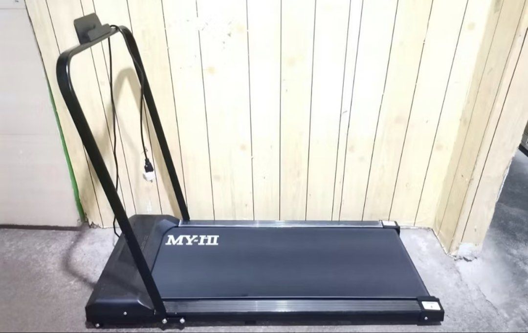 FOLDABLE TREADMILL HEAVY DUTY WALKING PAD 10KM/H (Category: Cardio & Fitness Machines) located in Manila. Submitted by cjtin27 (Listing ID 1433761661, Image 1). Description: -Large LED Screen, easy to view sports data -Best for Home na small spaces kasi foldable sya -10km/h - 3.5hp - soft running board -with remote -parang bago pa din hindi po masyadong nagagamit busy kasi sa Work bilang ko lang sa palad ko ilang beses ko lang nagamit ;( Rfs: dec