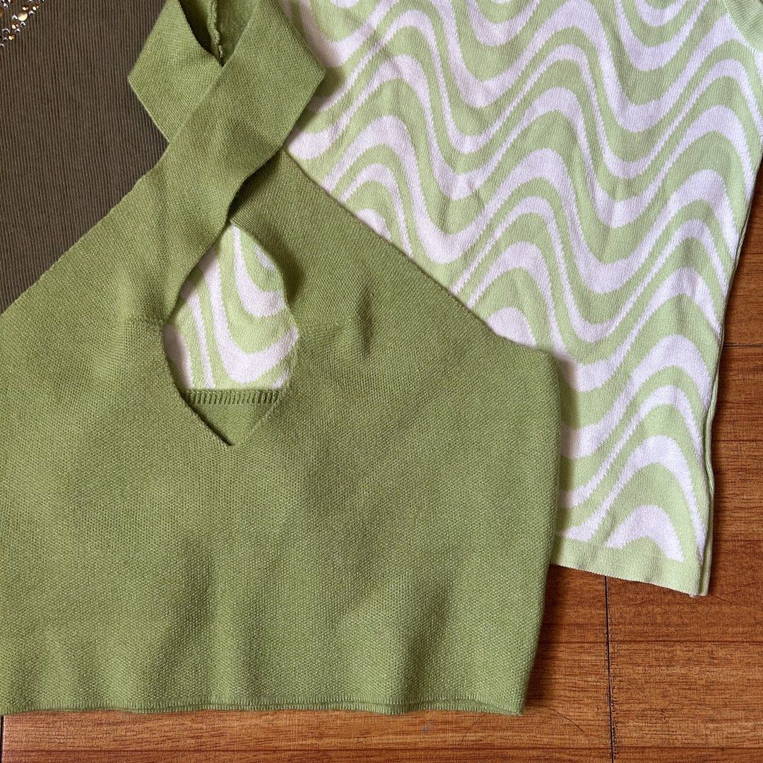 [for take all] bundle of 3! assorted green tops: roxy, etc. (Category: Sleeveless) located in Cavite. Submitted by deeclutter___ (Listing ID 1433628243, Image 3). Description: ⋆˙⟡ 𝗿𝗼𝘅𝘆 𝗮𝗿𝗺𝘆 𝗴𝗿𝗲𝗲𝗻 𝘁𝗮𝗻𝗸 𝘁𝗼𝗽: size s ⋆˙⟡ 𝘄𝗮𝘃𝘆 𝗽𝗿𝗶𝗻𝘁 𝘁𝗼𝗽: size xs - s ⋆˙⟡ 𝐜𝐫𝐢𝐬𝐬 𝐜𝐫𝐨𝐬𝐬 𝐡𝐚𝐥𝐭𝐞𝐫 𝐭𝐨𝐩 (𝐤𝐞𝐲𝐡𝐨𝐥𝐞 𝐧𝐞𝐜𝐤𝐥𝐢𝐧𝐞): size xs - s — used once or twice only rfs: decluttering 💳: gcash or bpi bank transfer 📦: j