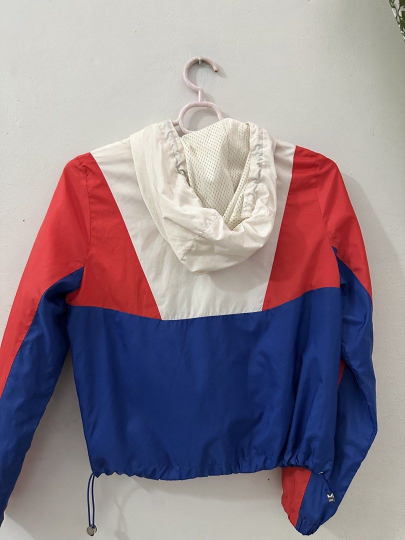Forever 21 Windbreaker (Category: Coats, Jackets and Outerwear) located in Angono. Submitted by beamthings (Listing ID 1433611968, Image 2). Description: Forever 21 Windbreaker - size XS - no issues !!! perfect for your hiking trips ! RFS: moving abroad permanently, everything must go !.